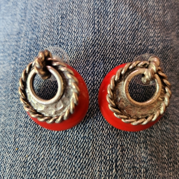 2 pr red pierced earrings - Picture 3 of 4